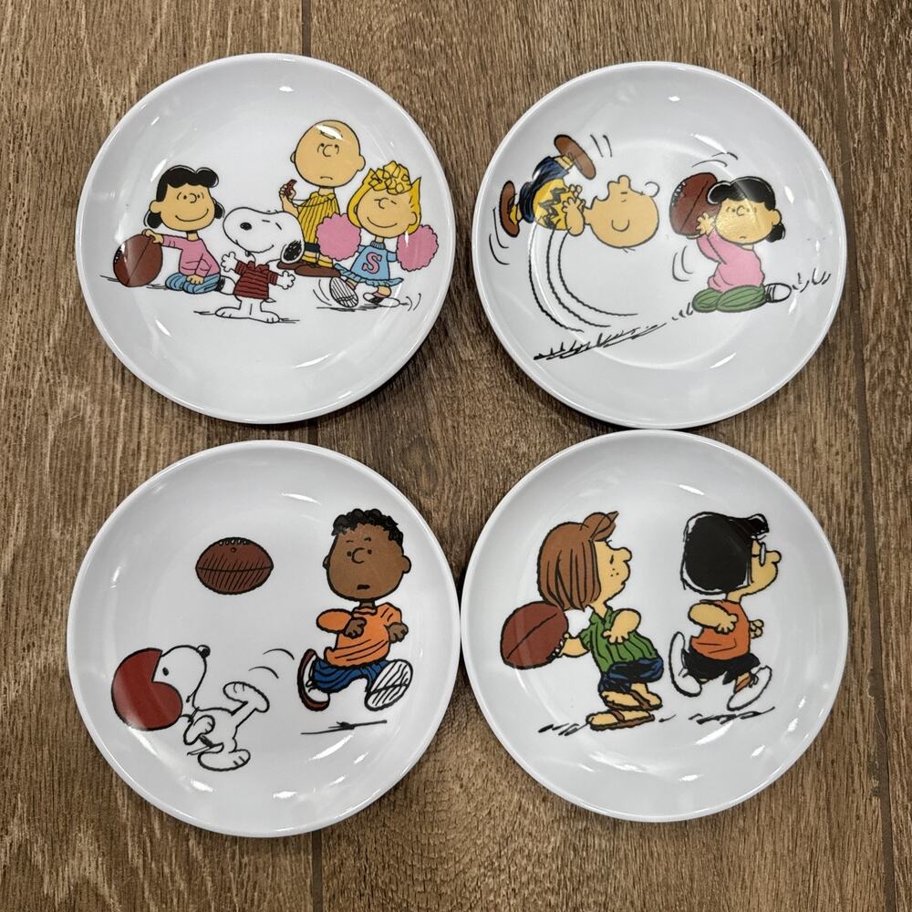 Peanuts Snoopy & Gang Set of 4 Appetizer 6" Plates Melamine Football Season NEW